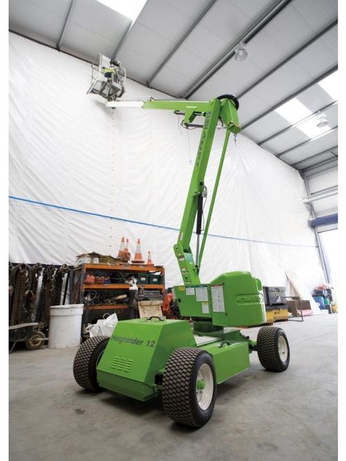 Подъемник самоходный Niftylift HR12