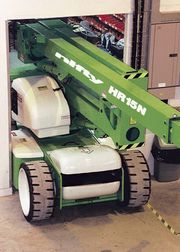 Самоходный подъемник Niftylift HR15N