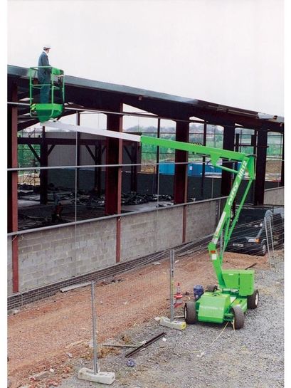 Самоходный коленчатый подъемник Niftylift HR12 2x4