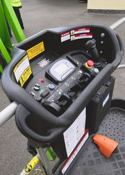 Самоходный подъемник Niftylift HR 17 Hybrid 4x4