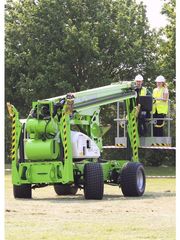 Передвижение по площадке коленчатого подъемника NiftyLift SD210