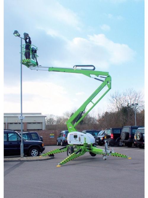 Монтаж при помощи подъемника Niftylift 150T