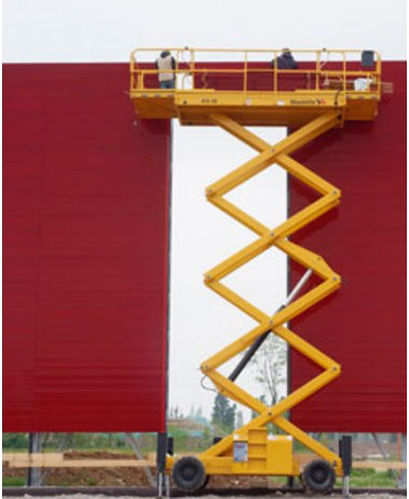 Дизельный ножничный подъемник Haulotte H 15 SX